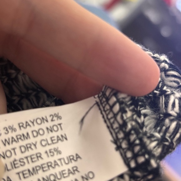 Forever 21 Black and White Geometric Crew Neck Sweater - Picture 7 of 8